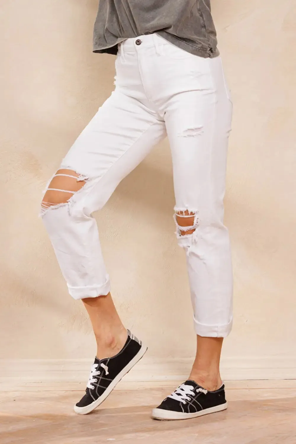 90'S SKINNY WHITE JEANS WITH DISTRESSED KNEES