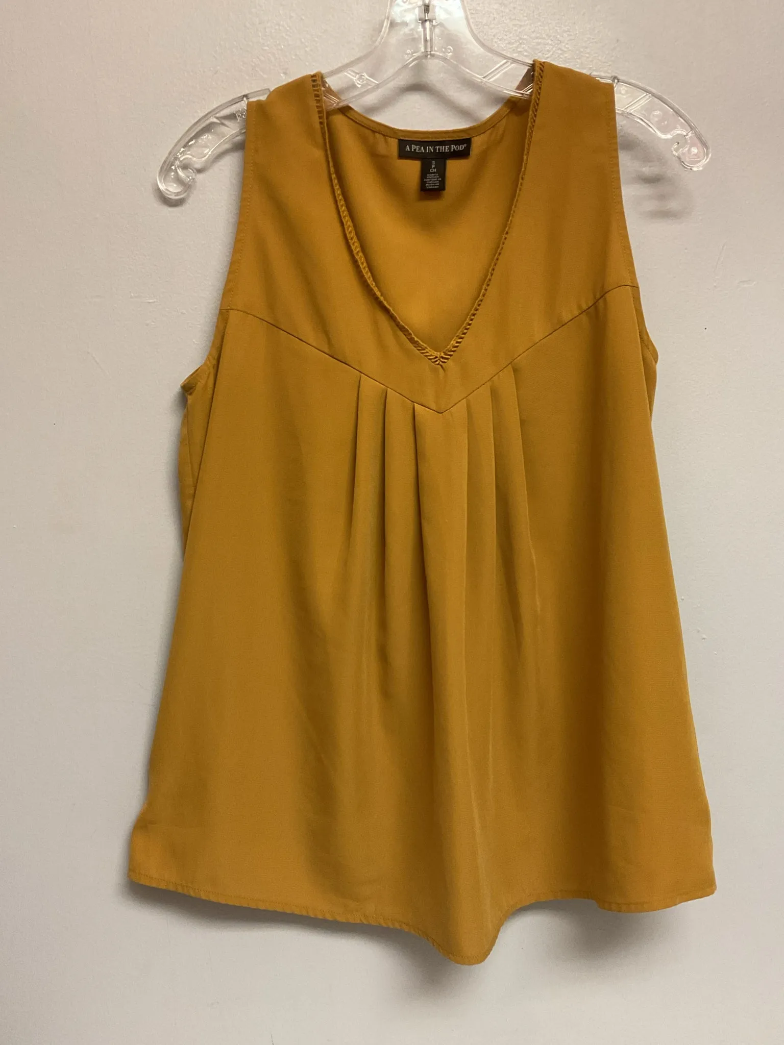 pea in the pod Size Small Mustard Maternity V-Neck Top