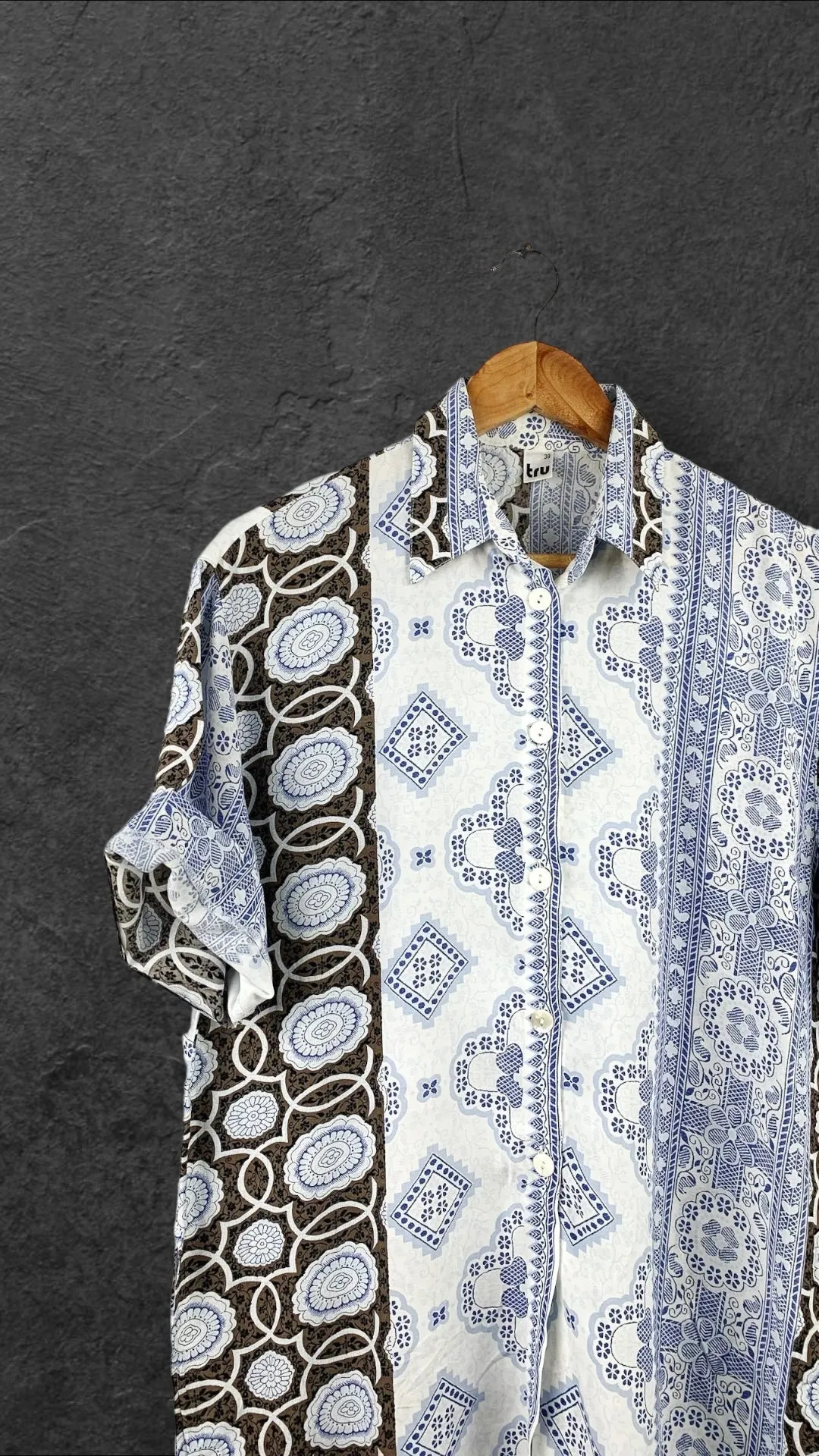 TRU BUTTON UP VINTAGE SHIRT- UK 10